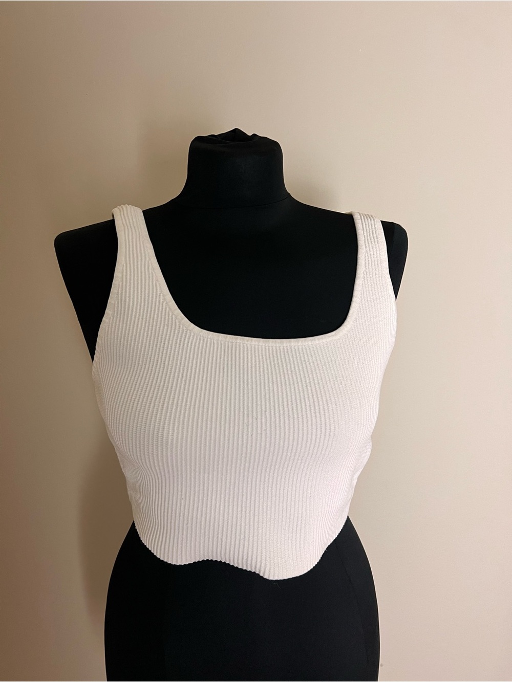 Babaton Aritzia Square Neck White Crop Sculpt Knit Tank